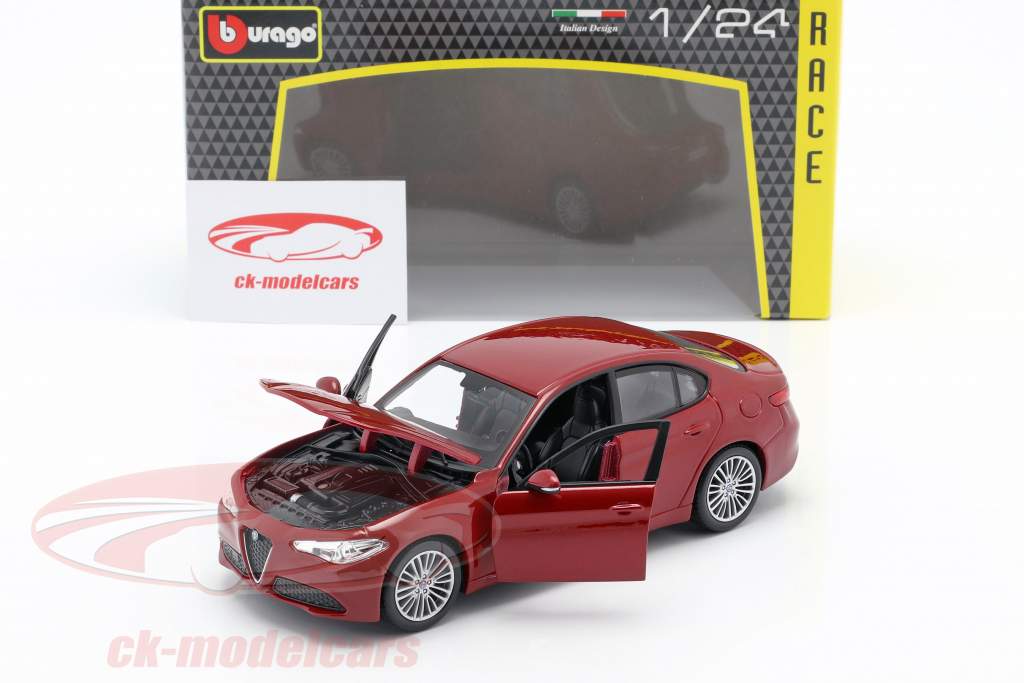 Alfa Romeo Giulia red 1:24 Bburago