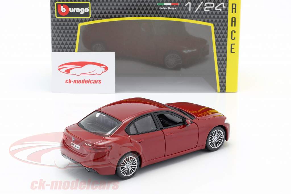 Alfa Romeo Giulia red 1:24 Bburago