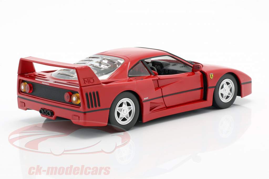 Ferrari F40 Byggeår 1987-1992 rød 1:24 Bburago