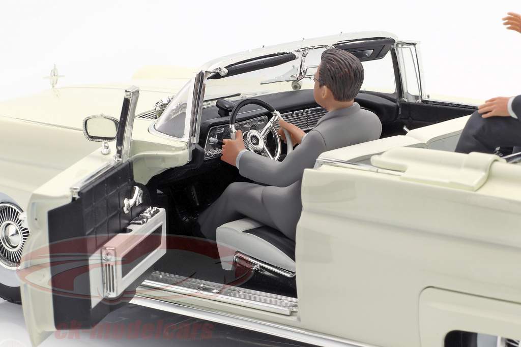 Lincoln Continental MK III Cabriolet 1958 J. F. Kennedy avec figurines 1:18 SunStar