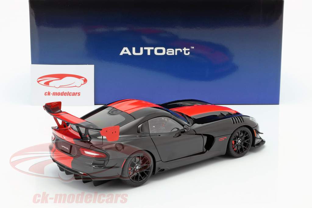 Dodge Viper ACR Año de construcción 2017 negro / rojo 1:18 AUTOart