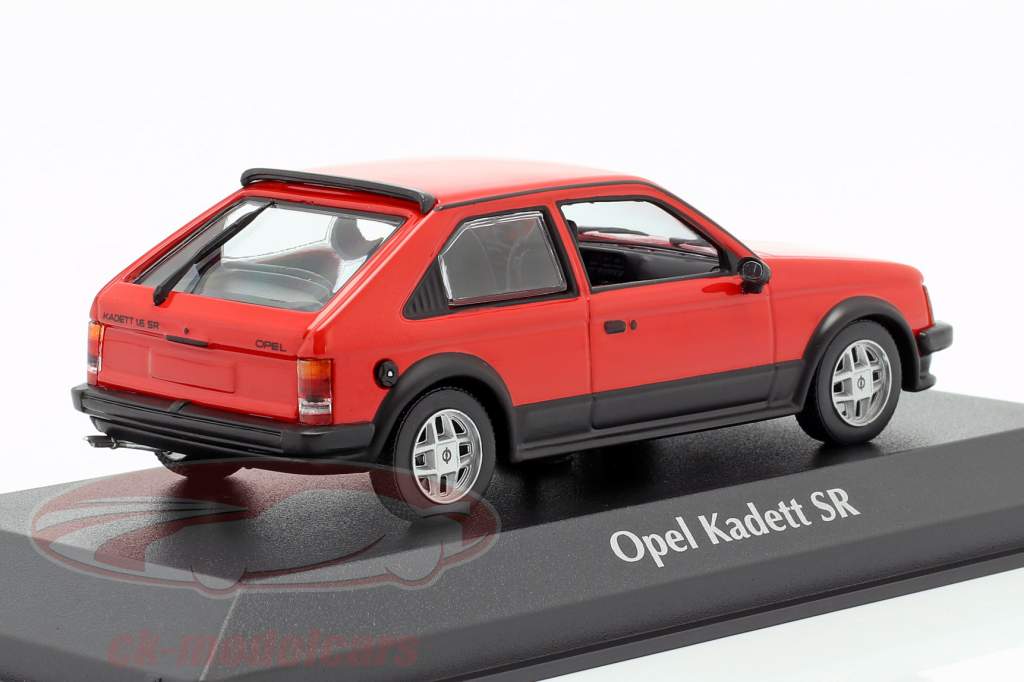 Opel Kadett D SR Byggeår 1982 rød 1:43 Minichamps