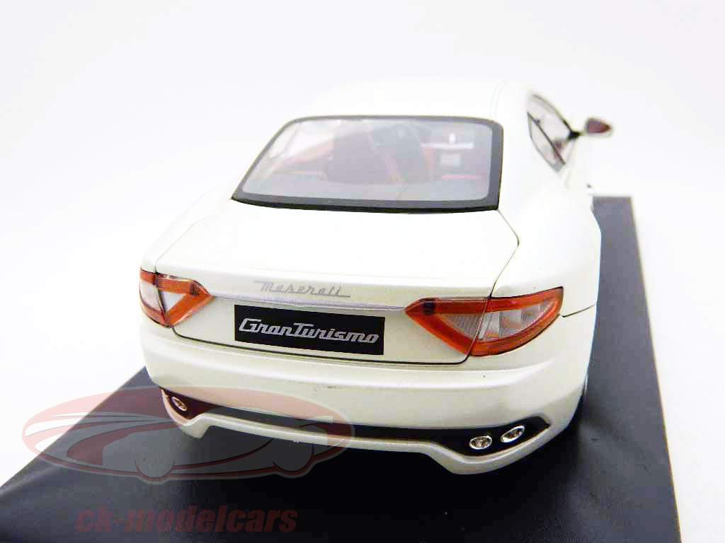 Mondo Motors 1:18 マセラティグラントゥーリズモホワイト