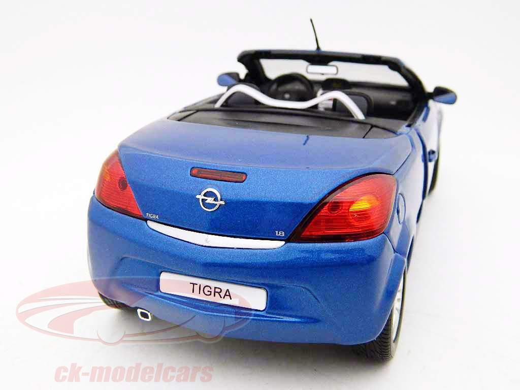 オペルティグラTwinTop年2004ブルー/ブルーノレブ1時18分