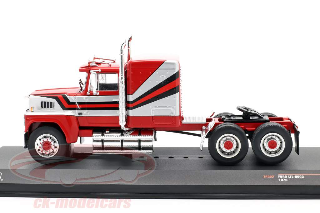 Ford LTL-9000 建設年 1978 赤 1:43 ixo