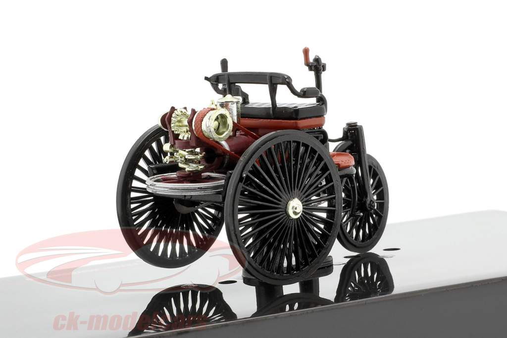 Benz Patent auto Bouwjaar 1886 zwart / roodbruin 1:43 Ixo