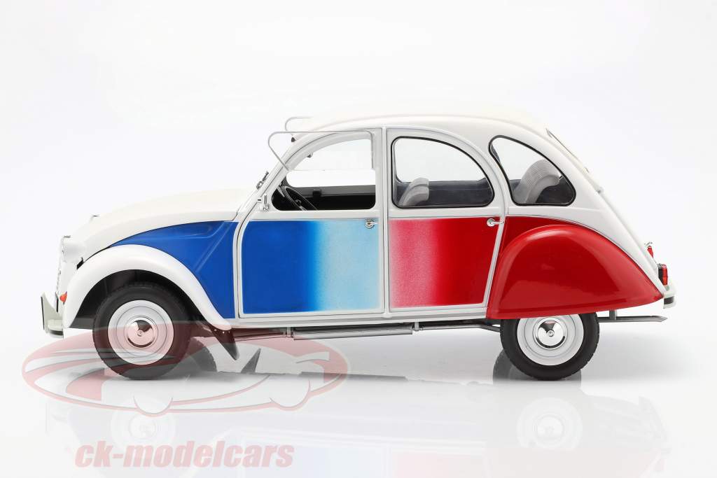 Citroen 2CV Cocorico Baujahr 1986 weiß / blau / rot 1:12 Z-Models