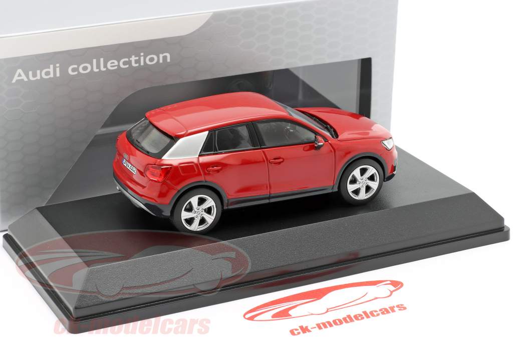 Audi Q2 tango rød 1:43 iScale