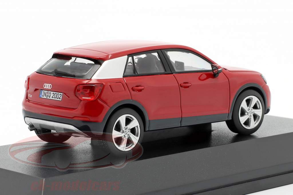 Audi Q2 tango rød 1:43 iScale