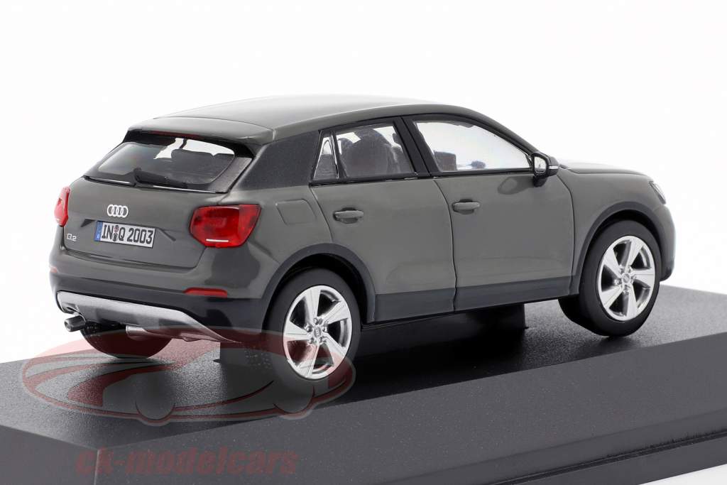 Audi Q2 量子グレー 1:43 iScale