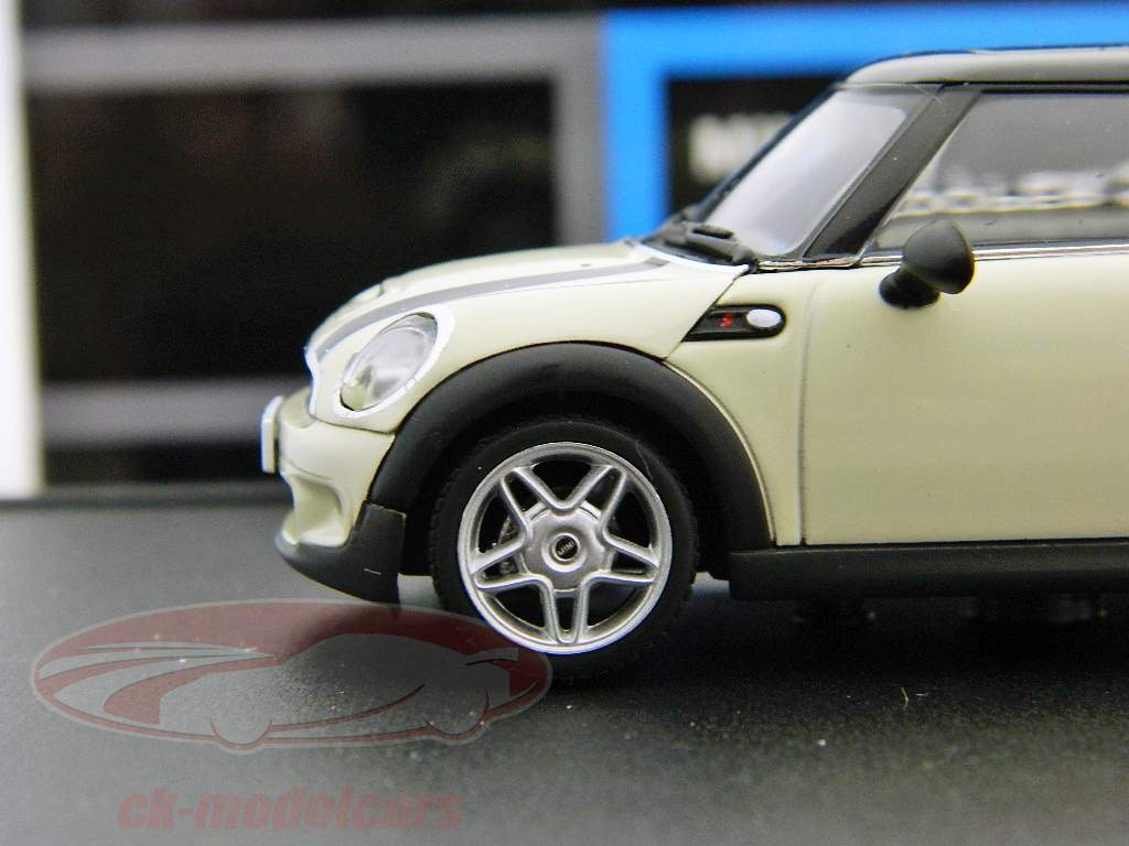 Mini Cooper S blanco / blanco 1:43 AutoArt