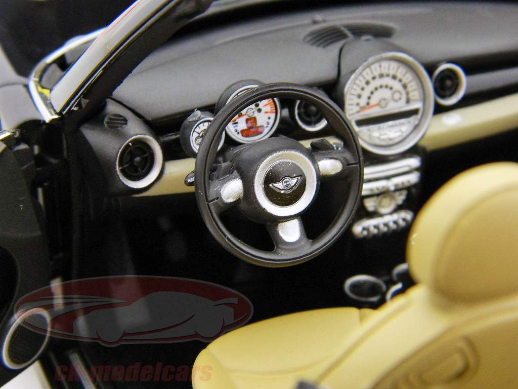 Mini Cooper Кабриолет черный / черный 1:18 Kyosho