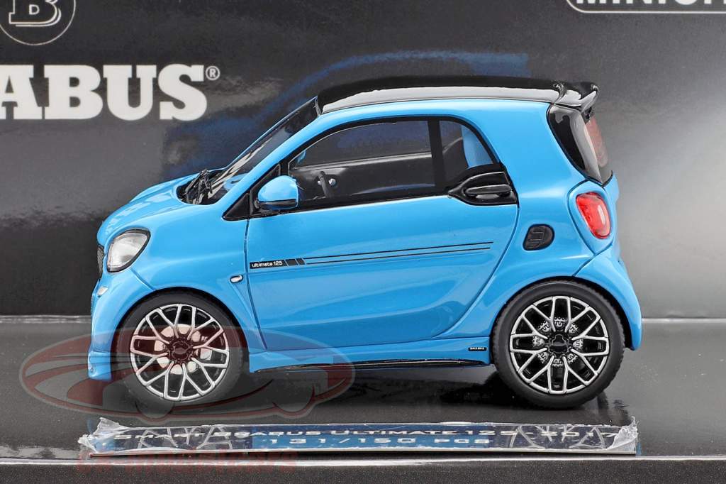 Smart Brabus Ultimate 125 建設年 2017 青 1:43 Minichamps