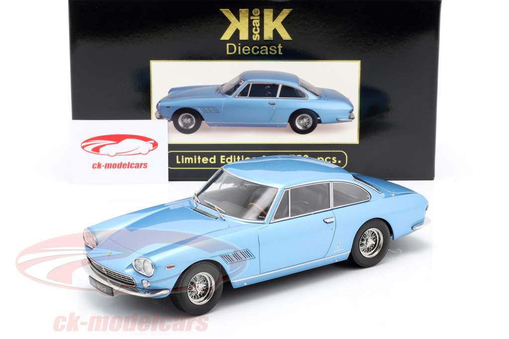 Ferrari 330 GT 2+2 Bouwjaar 1964 licht blauw metallic 1:18 KK-Scale
