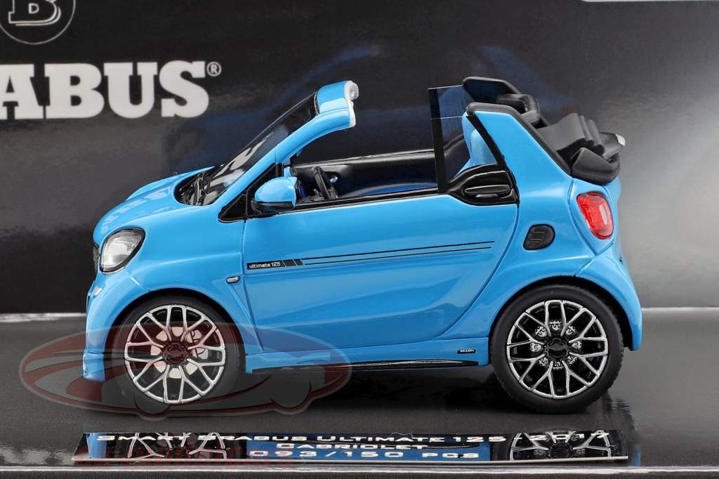 Smart Brabus Ultimate 125 Cabriolet Byggeår 2017 blå 1:43 Minichamps