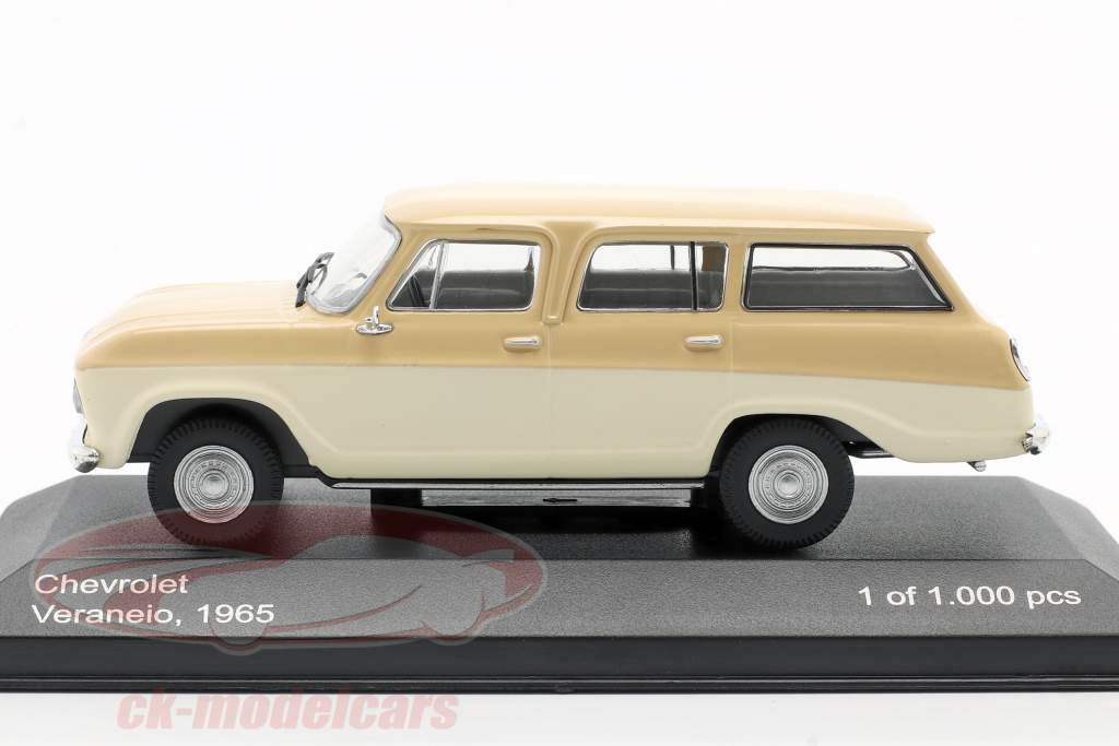 Chevrolet Veraneio Ano de construção 1965 creme / bege 1:43 WhiteBox