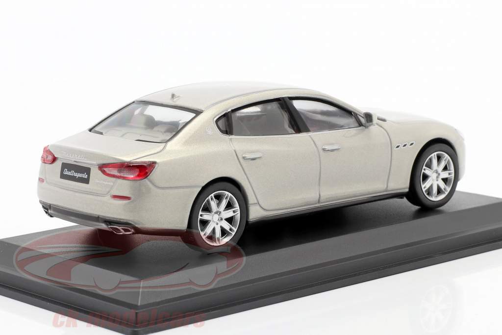Maserati Quattroporte GTS hellgrau metallic 1:43 WhiteBox