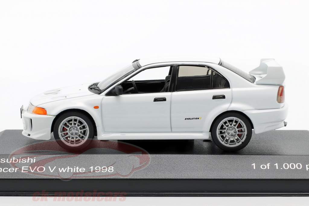 Mitsubishi Lancer Evo V RHD branco 1:43 WhiteBox