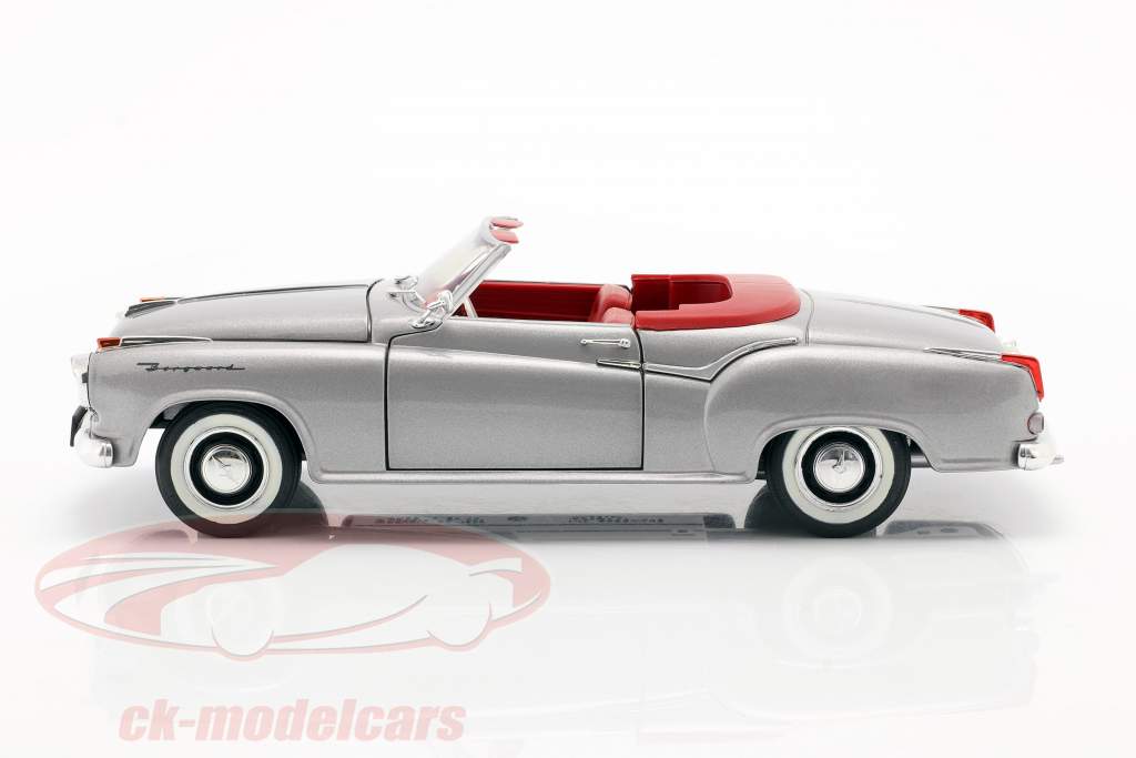 Borgward Isabella Cabriolet silver / red 1:18 Revell