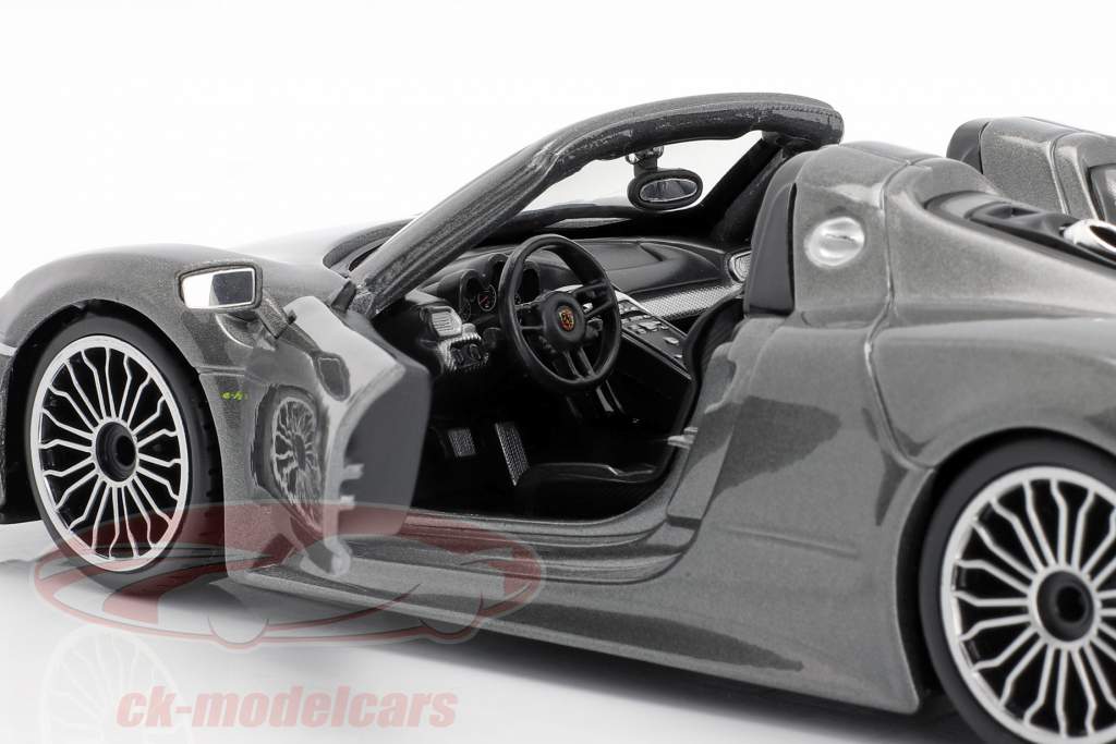 Porsche 918 Spyder grigio argento 1:24 Bburago
