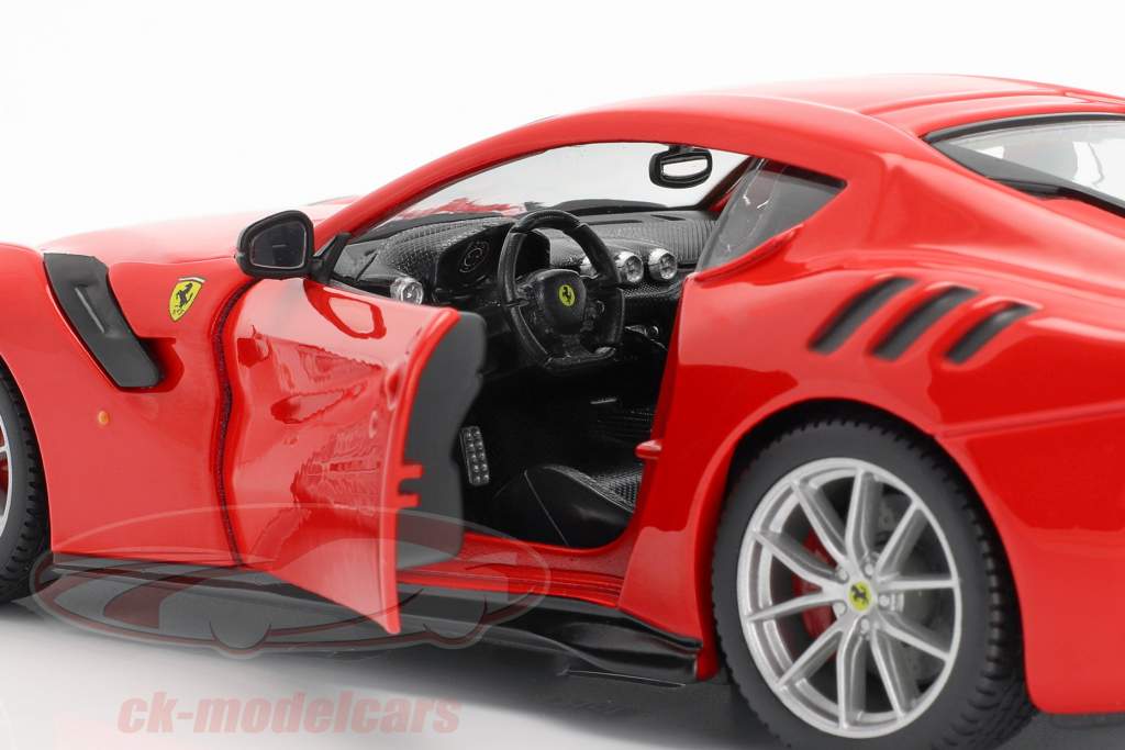 Ferrari F12 TDF 建造年份 2016 红 1:24 Bburago