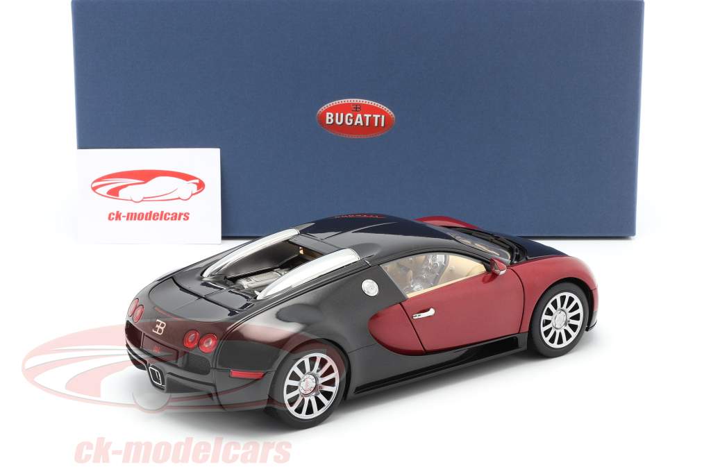 Bugatti EB 16.4 Veyron Год постройки 2006 черный / фиолетовый 1:18 AUTOart