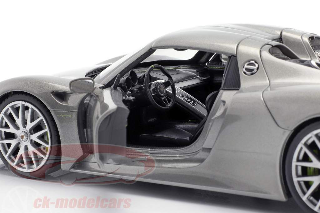 Porsche 918 Spyder Hardtop 建設年 2015 シルバーグレイ メタリック 1:24 Welly