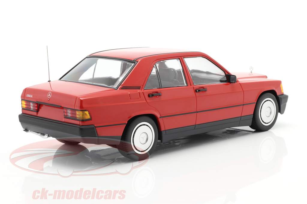 Mercedes-Benz 190E (W201) Construction year 1982 red 1:18 Minichamps