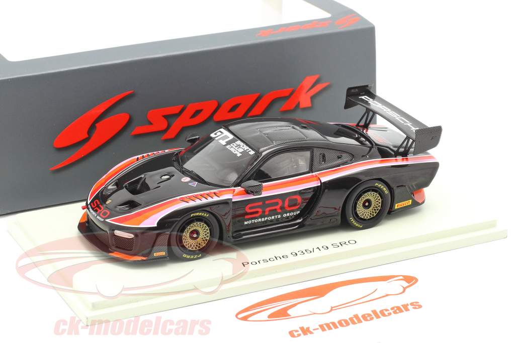 Porsche 935/19 SRO 黑色 / 红色 / 橙子 / 粉 1:43 Spark