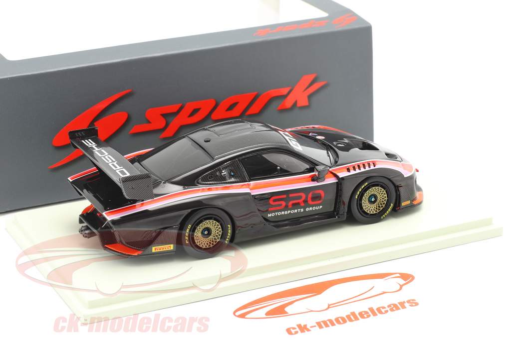 Porsche 935/19 SRO 黑色 / 红色 / 橙子 / 粉 1:43 Spark