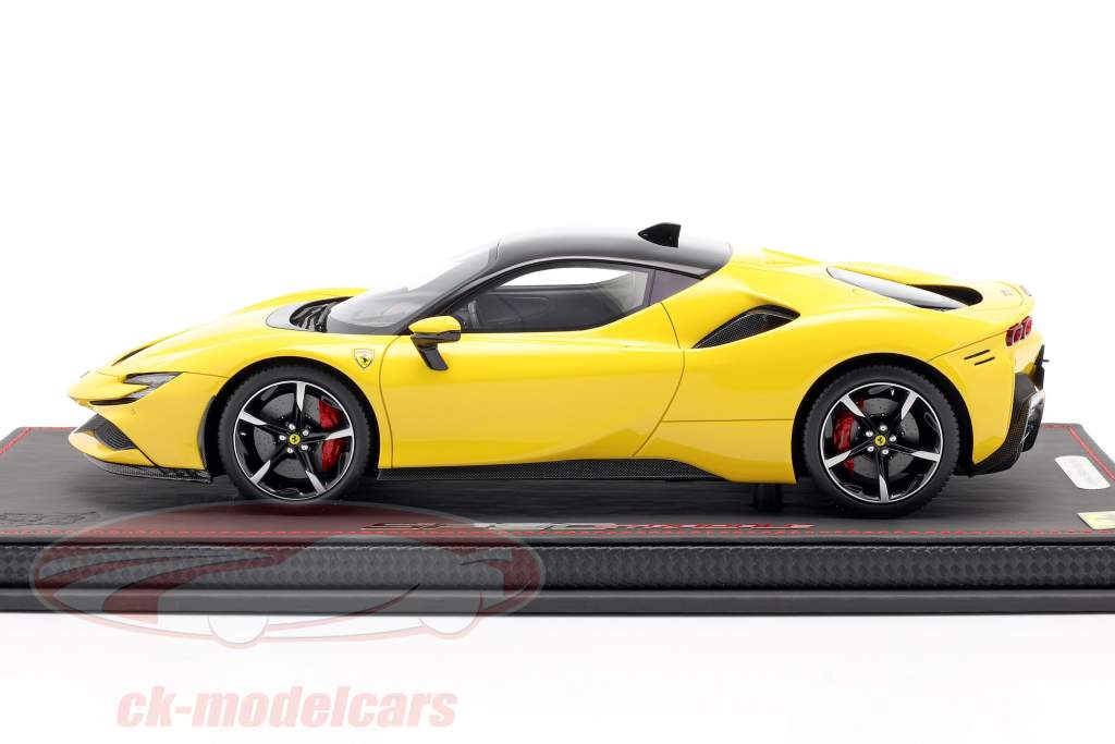 Ferrari SF90 Stradale Ano de construção 2019 Modena amarelo / Preto 1:18 BBR