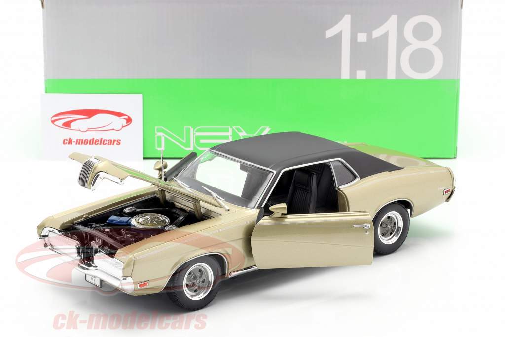 Mercury Cougar XR7 Year 1970 gold 1:18 Welly