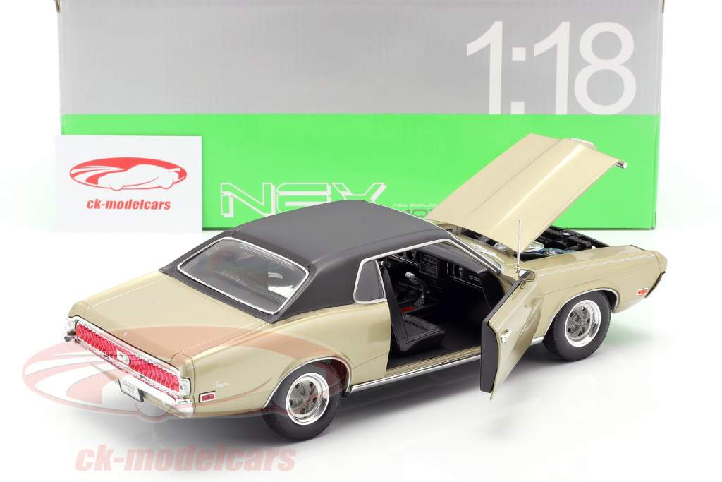 Mercury Cougar XR7 Year 1970 gold 1:18 Welly
