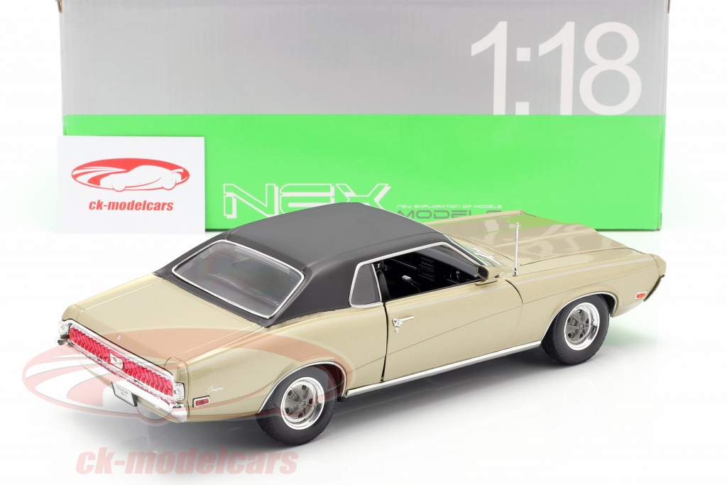 Mercury Cougar XR7 Year 1970 gold 1:18 Welly