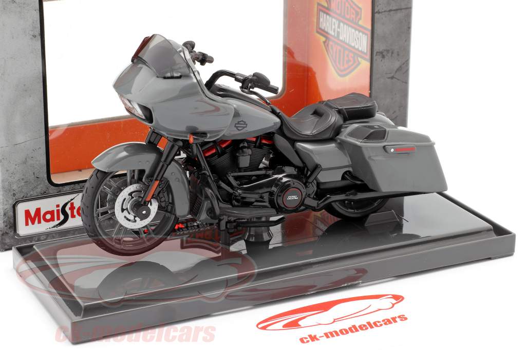 Harley Davidson CVO Road Glide Год постройки 2018 Серый / черный 1:18 Maisto