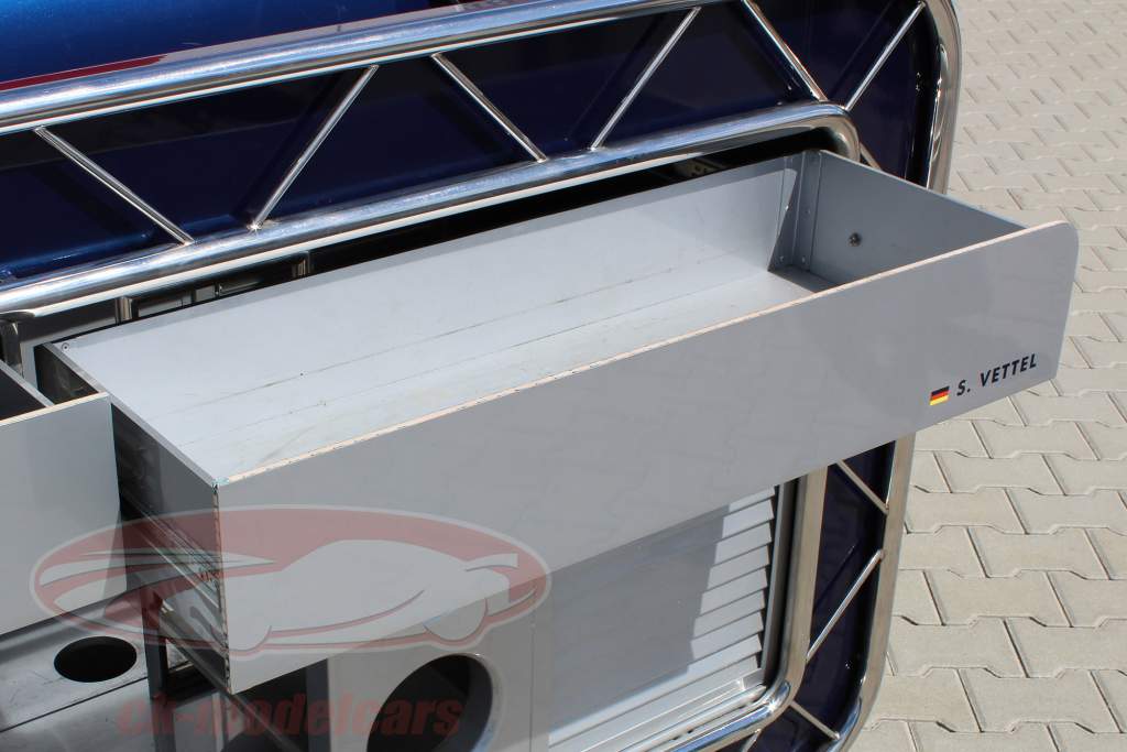 original fórmula 1 Grid Trolley Sebastian Vettel #1 Infiniti Red Bull Racing 2014