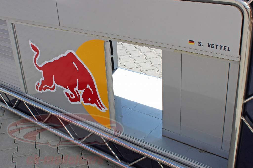 original fórmula 1 Grid Trolley Sebastian Vettel #1 Infiniti Red Bull Racing 2014