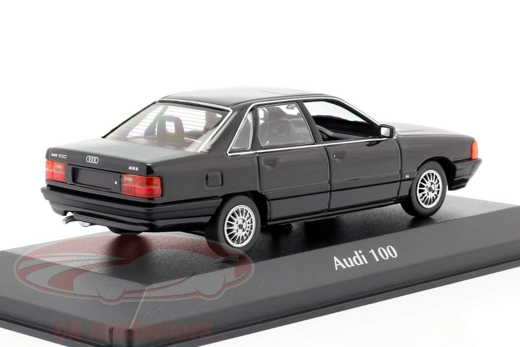 Audi 100 Année de construction 1990 noir 1:43 Minichamps