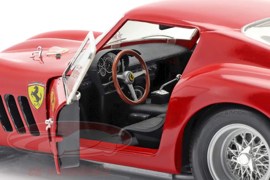 Revell Ferrari 250GTO 1/12 新品未使用 Revell 1:12 Ferrari 250 GTO year 1962 red 08853 model car