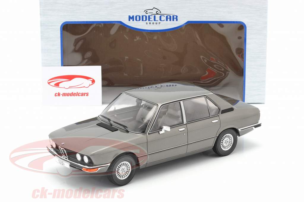 BMW 5-я серия (E12) Год постройки 1974 темно-серый металлический 1:18 ModelCar Group