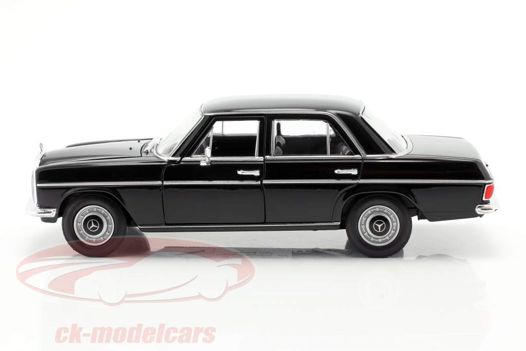 Mercedes-Benz 220/8 (W115) nero 1:24 Welly
