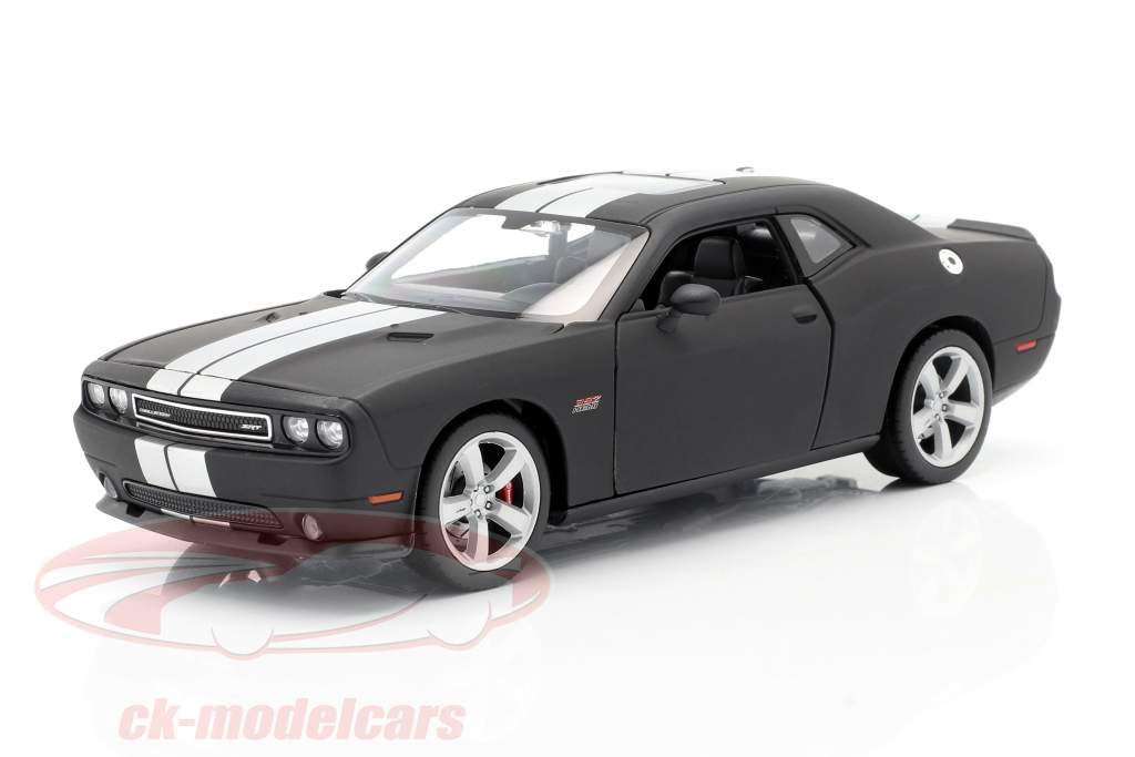 Dodge Challenger SRT año 2013 estera negro 1:24 Welly