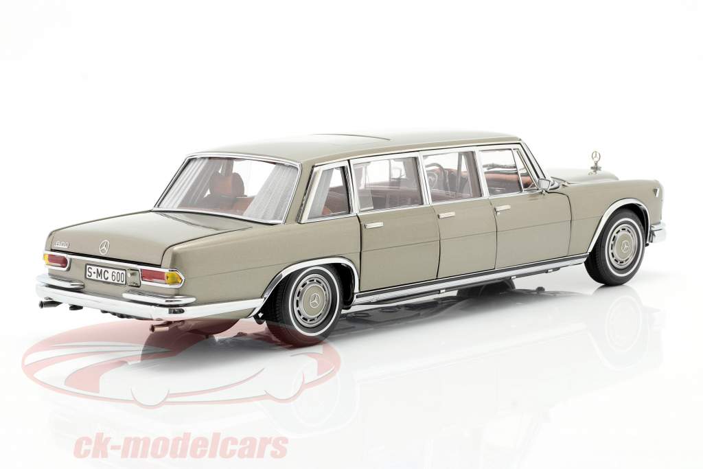 Mercedes-Benz Pullman (W 100) Limousine と サンルーフ ミンク グレー 1:18 CMC