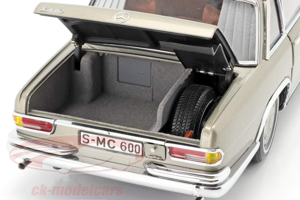 Mercedes-Benz Pullman (W 100) Limousine と サンルーフ ミンク グレー 1:18 CMC