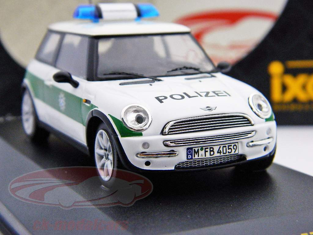 Mini Cooper полиция Год 2002 1:43 Ixo