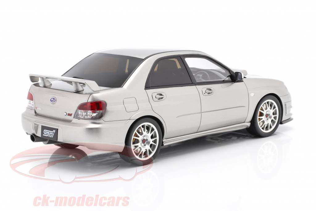 Subaru Impreza STI S 204 Bouwjaar 2006 kristalgrijs 1:18 Ottomobile