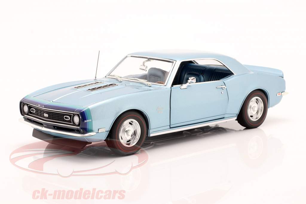 Chevrolet Camaro SS Coupe year 1968 blue 1:18 GMP
