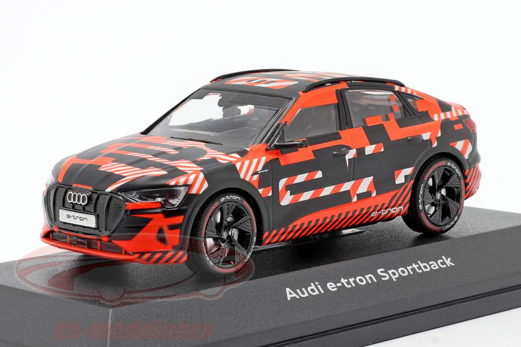 Audi e-tron Sportback Prototype nero / rosso 1:43 iScale