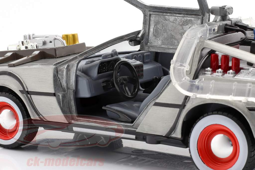 DeLorean Time Machine Back to the Future III (1990) argento 1:24 Jada Toys