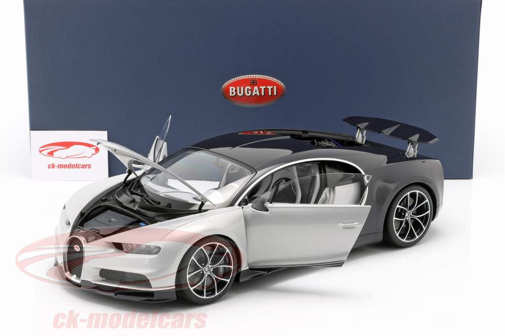 Bugatti Chiron Année de construction 2017 glacier blanc / atlantic bleu 1:12 AUTOart